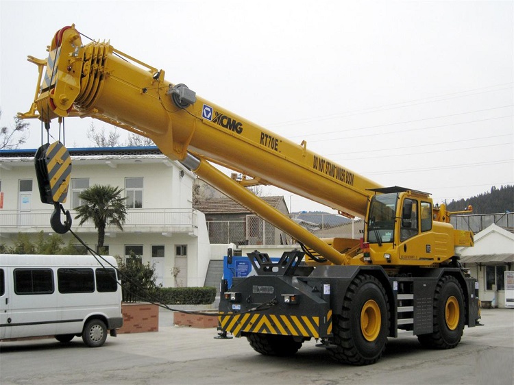 XCMG Official XCR70 70 ton mobile Crane 4 wheel Rough Terrain crane machine price for sale